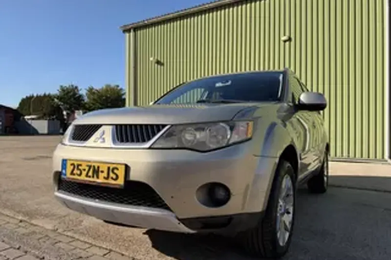 Mitsubishi Outlander (2008)
