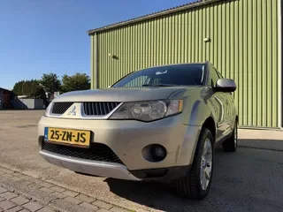 Mitsubishi Outlander (2008) — foto 1