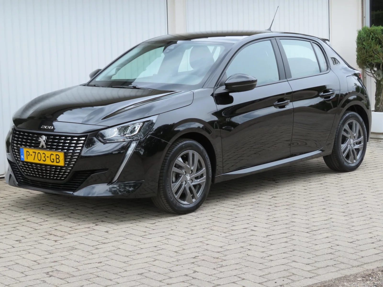 Peugeot 208 (2022) — foto 1