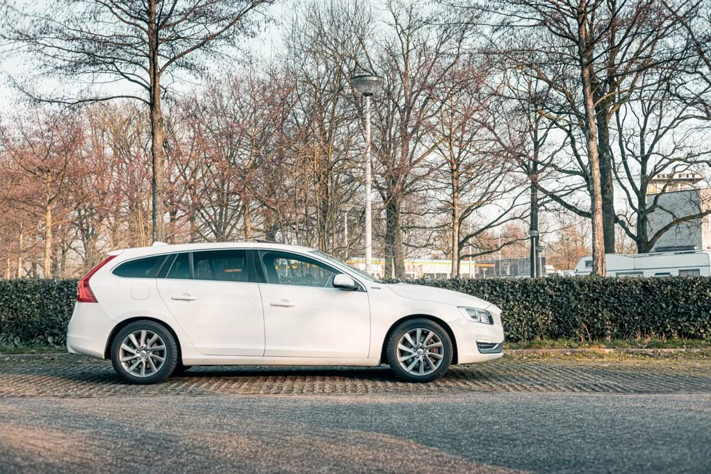 Volvo V60 (2015) — foto 1