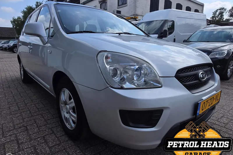 Kia Carens (2008)
