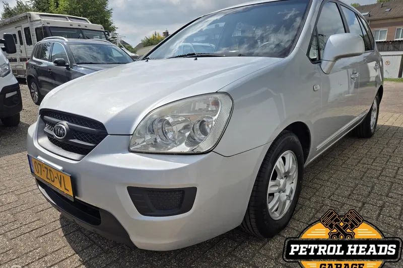 Kia Carens (2008)