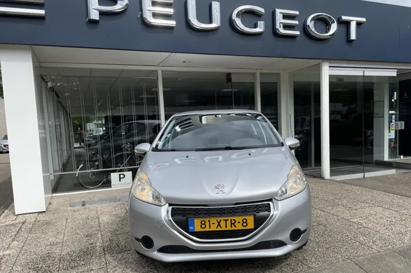 Peugeot 208 (2012)
