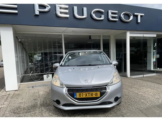 Peugeot 208 (2012) — foto 1