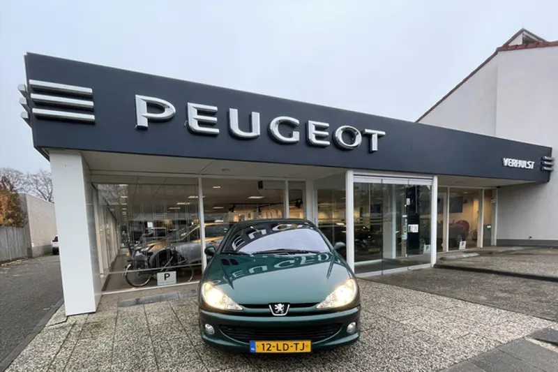 Peugeot 206 (2002)