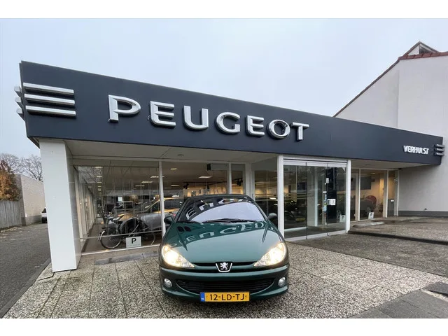 Peugeot 206 (2002) — foto 1