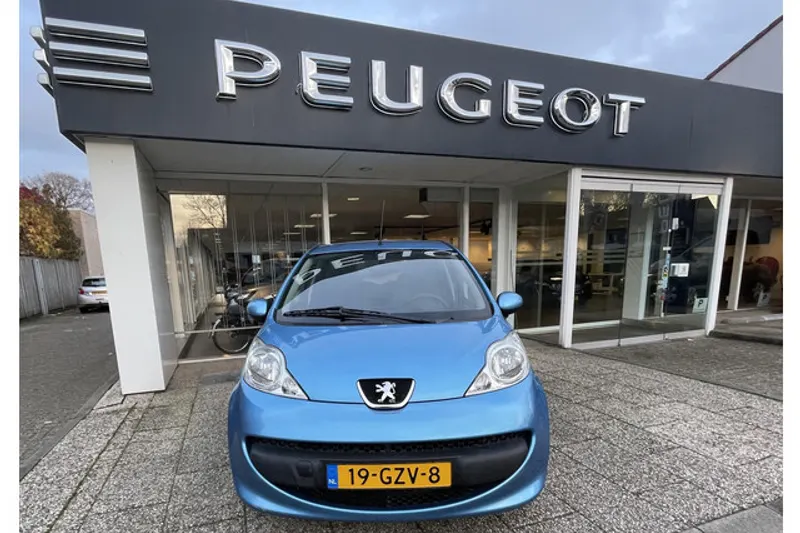 Peugeot 107 (2008)