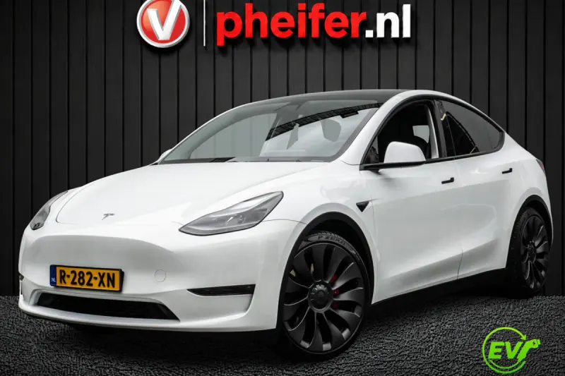 Tesla Model Y (2022)