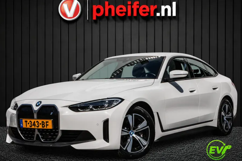 BMW i4 (2023)