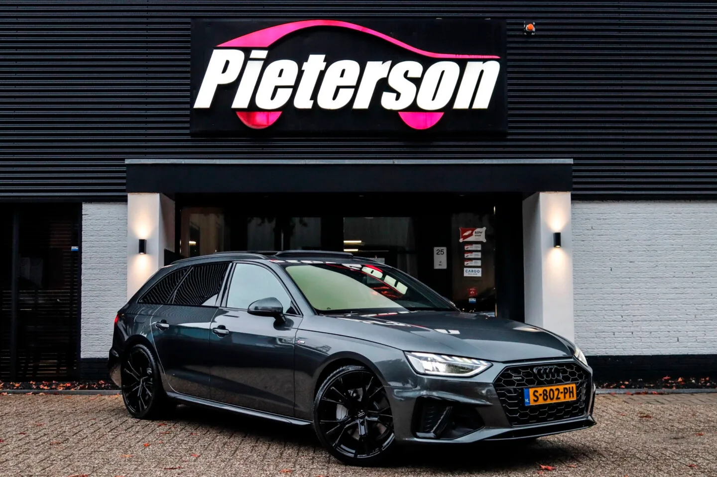 Audi A4 (2019) — foto 1