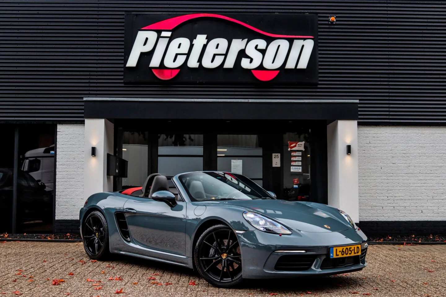 Porsche 718 Boxster (2017) — foto 1