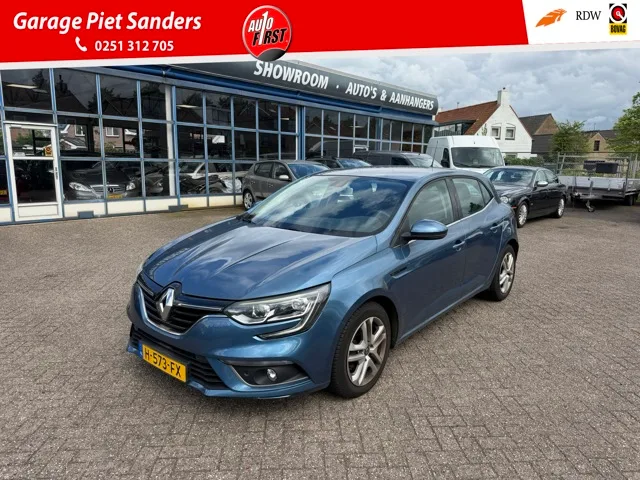 Renault Mégane (2017) — foto 1