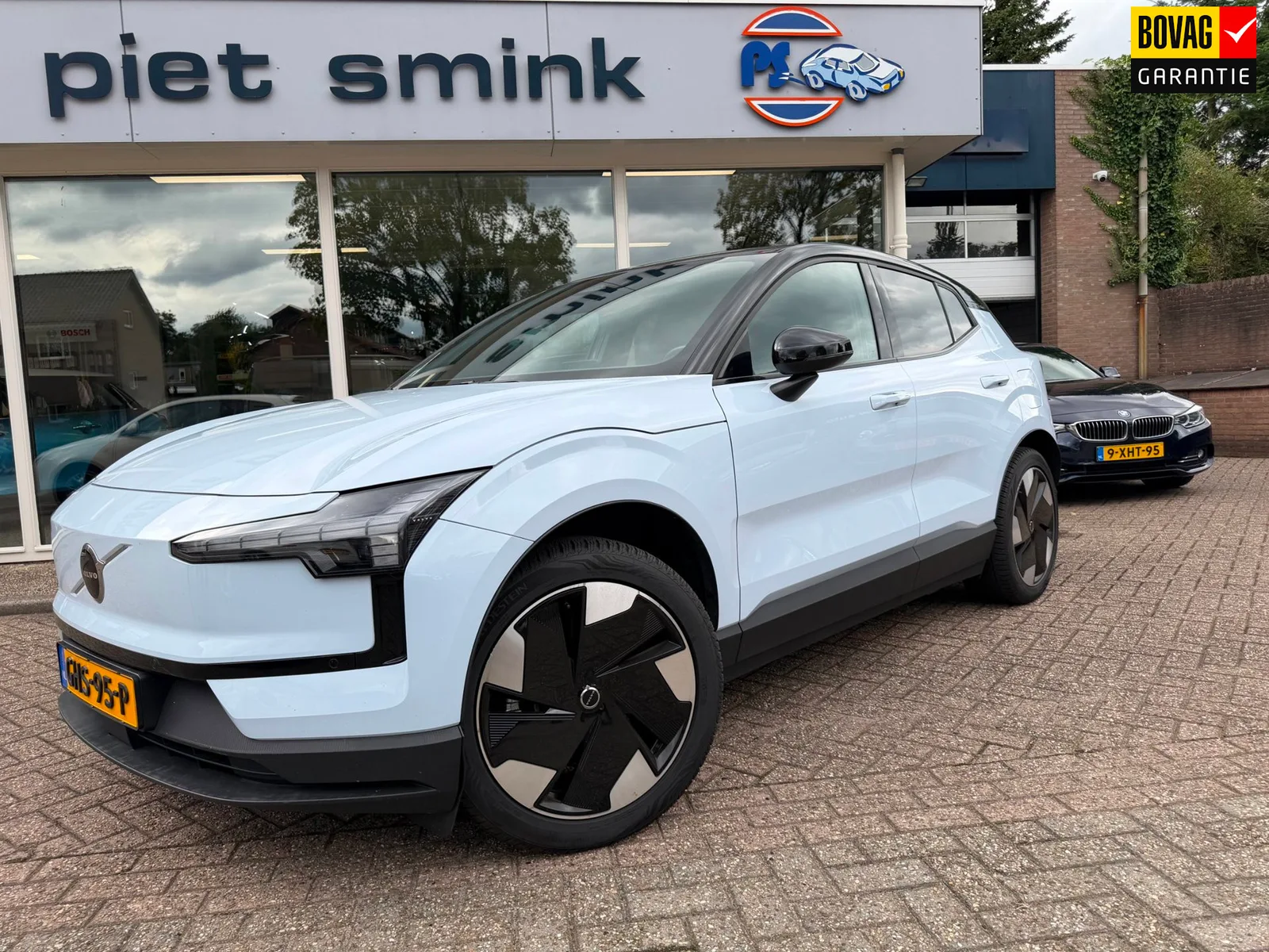 Volvo EX30 (2024) — foto 1