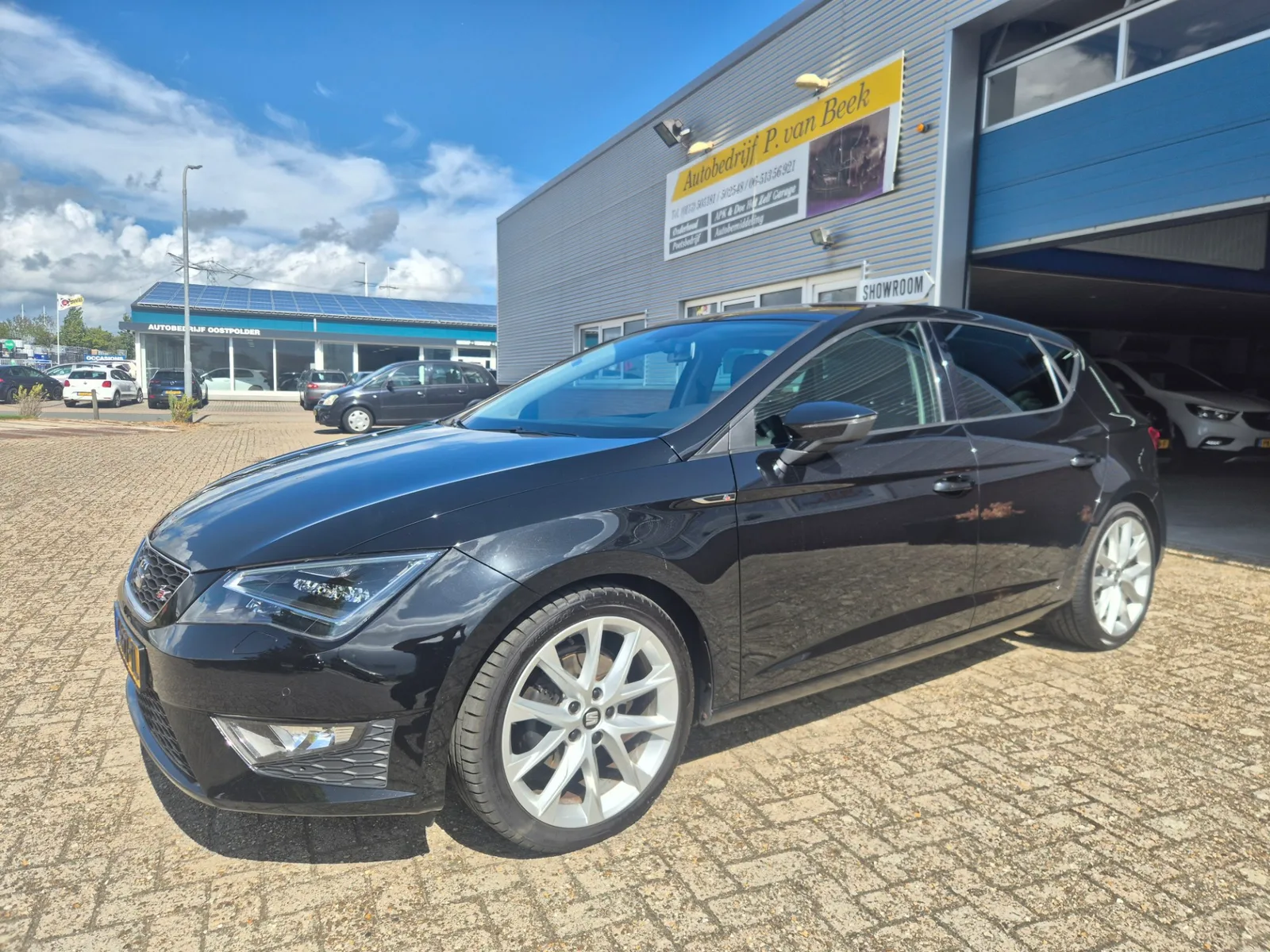 SEAT Leon (2015) — foto 1