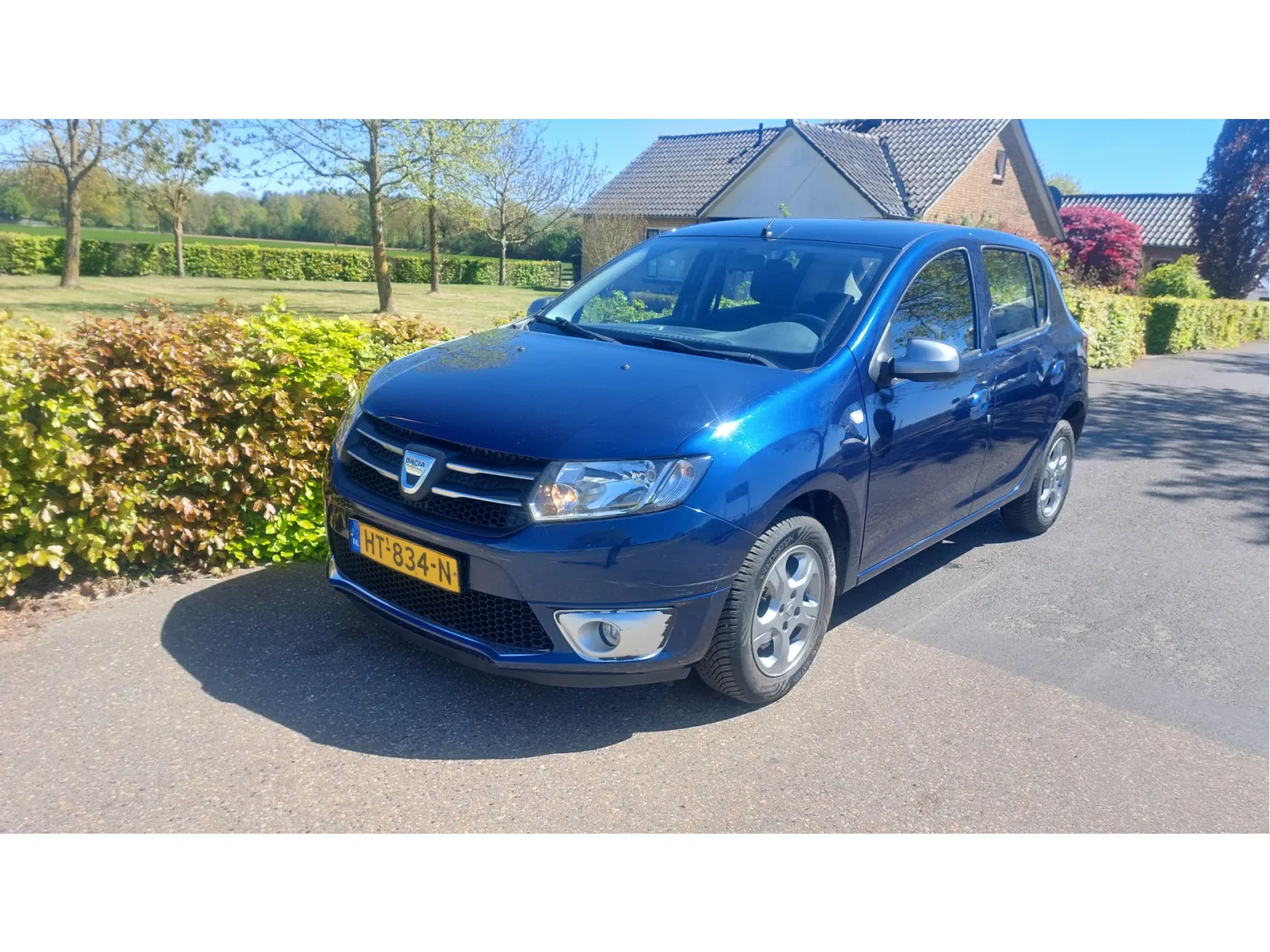 Dacia Sandero (2016) — foto 1