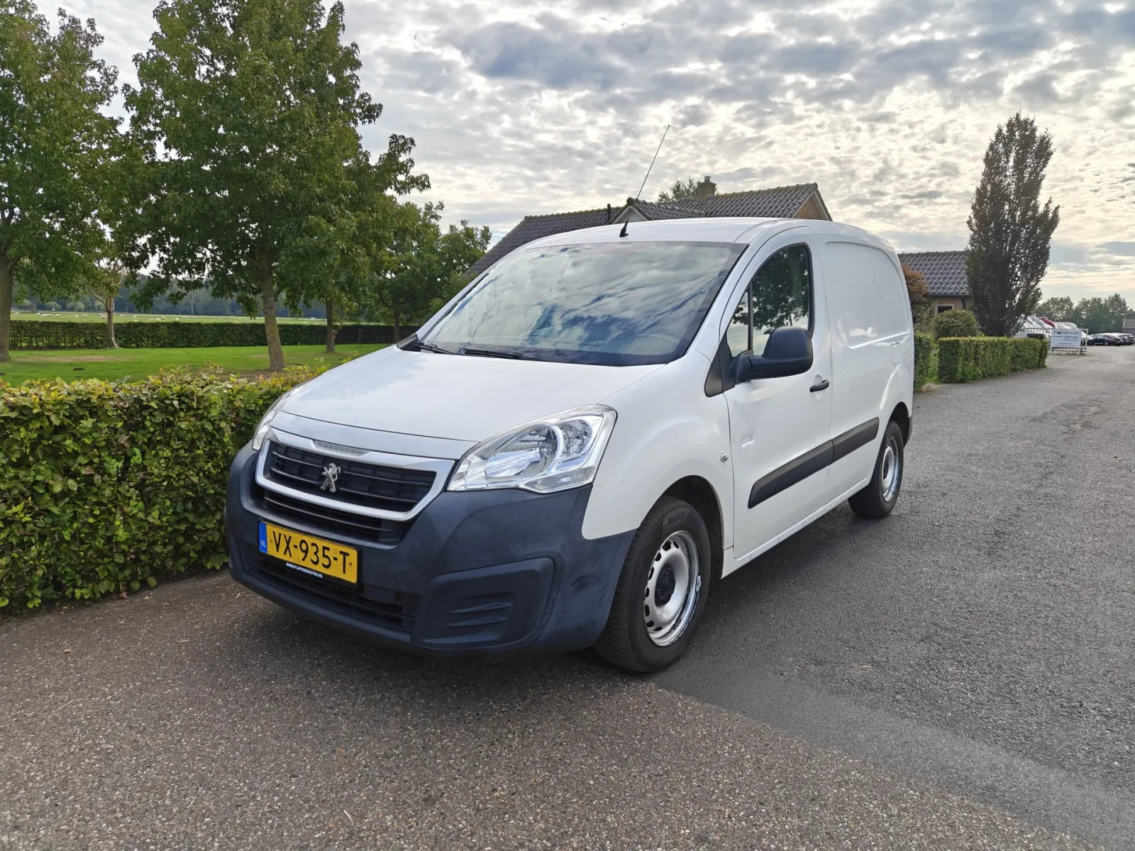 Peugeot Partner (2016) — foto 1