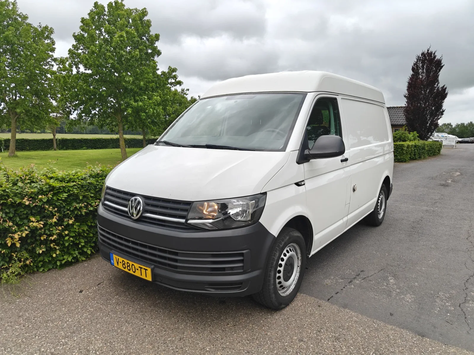 Volkswagen Transporter (2019) — foto 1
