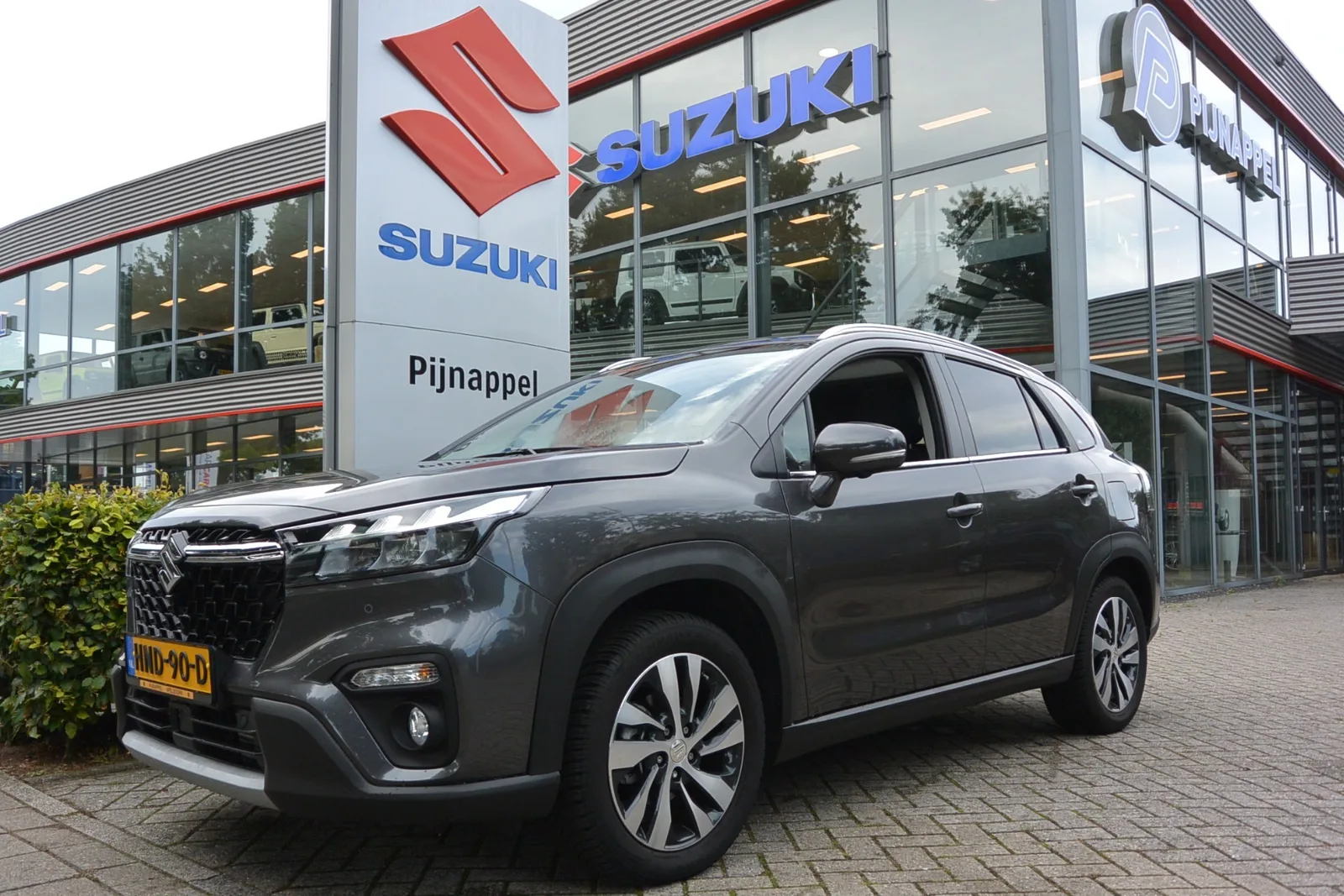 Suzuki S-CROSS (2023) — foto 1