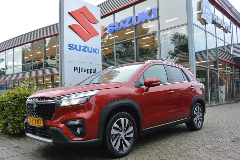 Suzuki S-CROSS (2024)