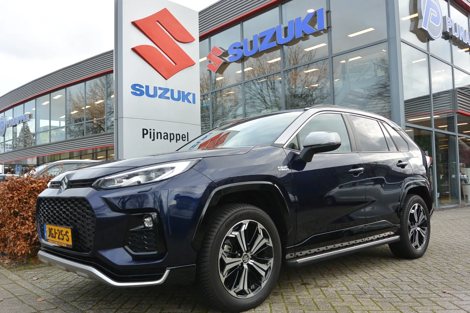 Suzuki Across (2024) — foto 1
