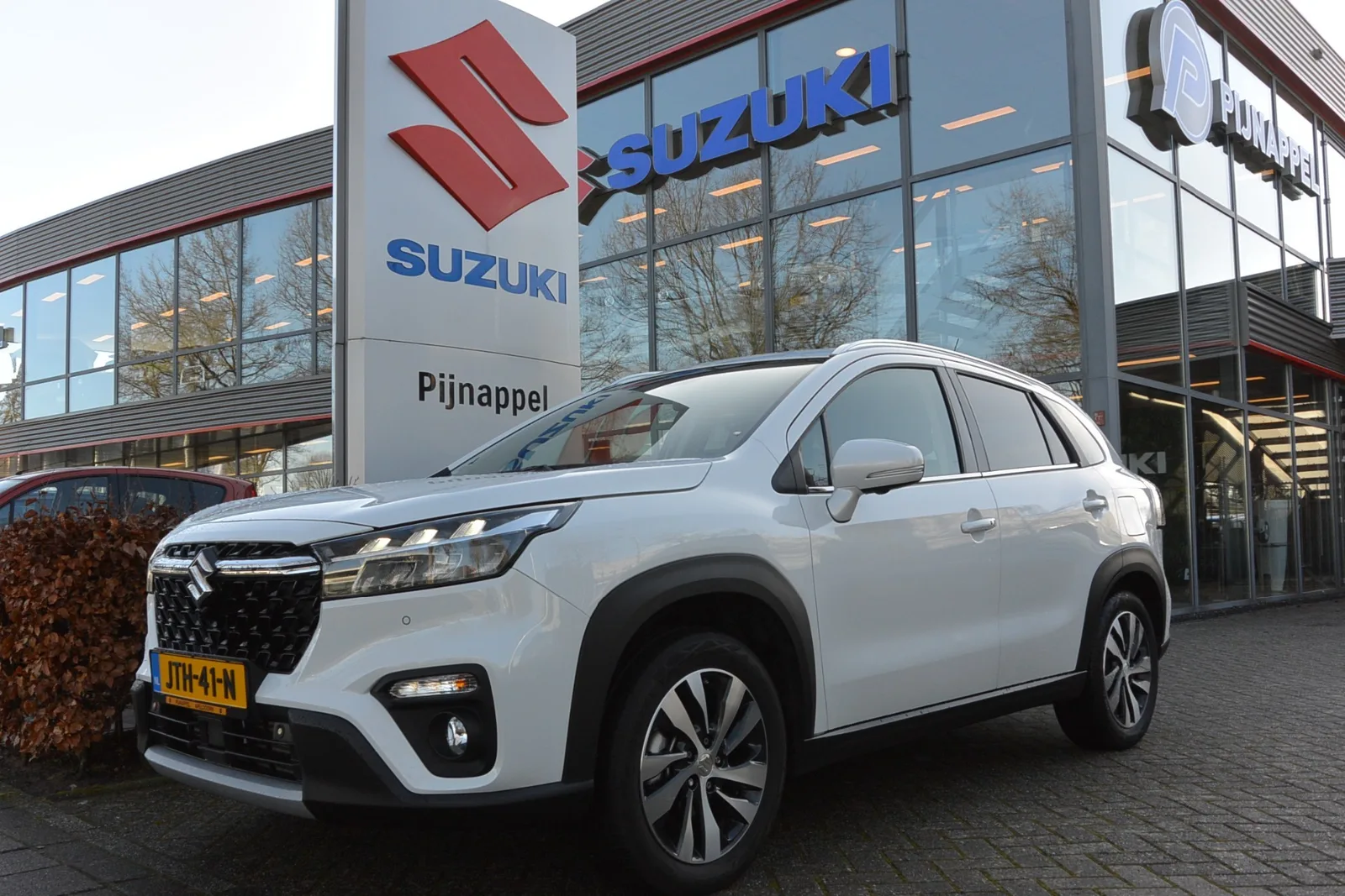 Suzuki S-CROSS (2022) — foto 1