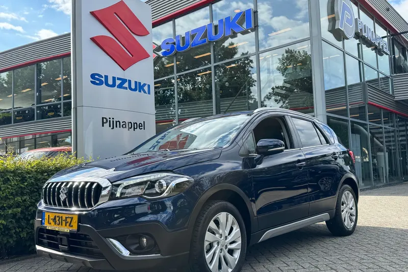 Suzuki S-CROSS (2020)