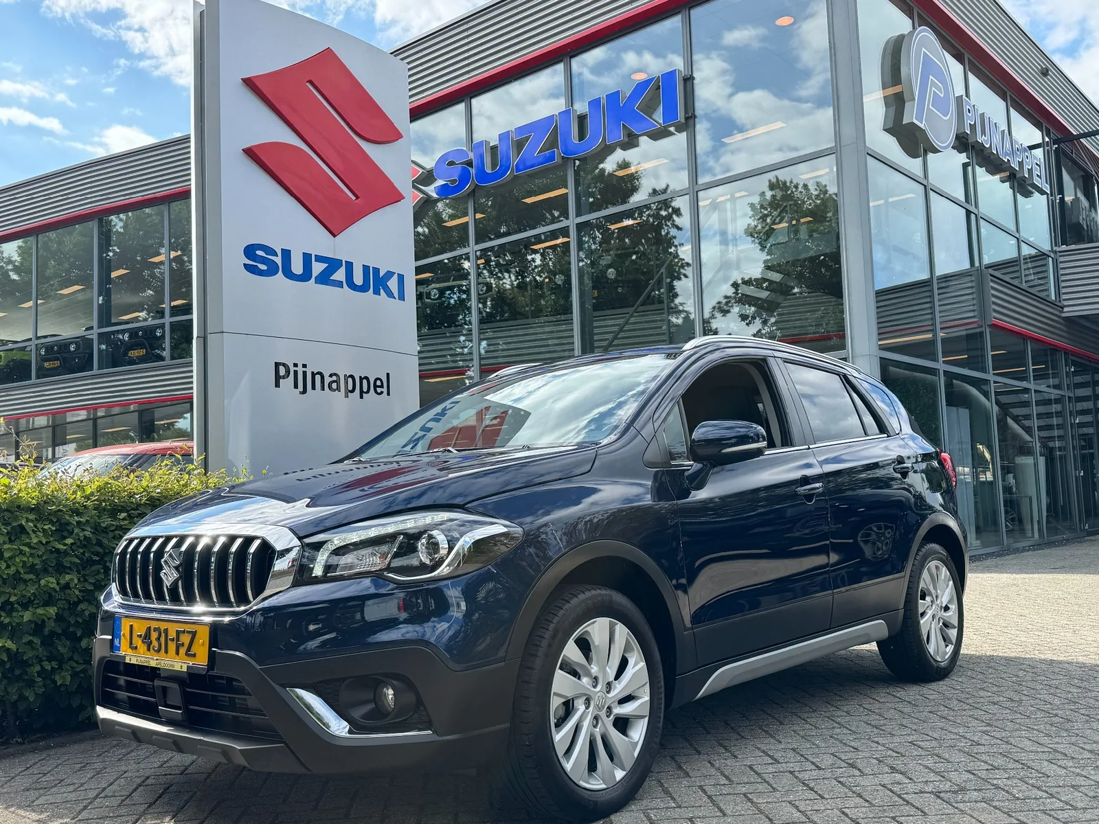 Suzuki S-CROSS (2020) — foto 1