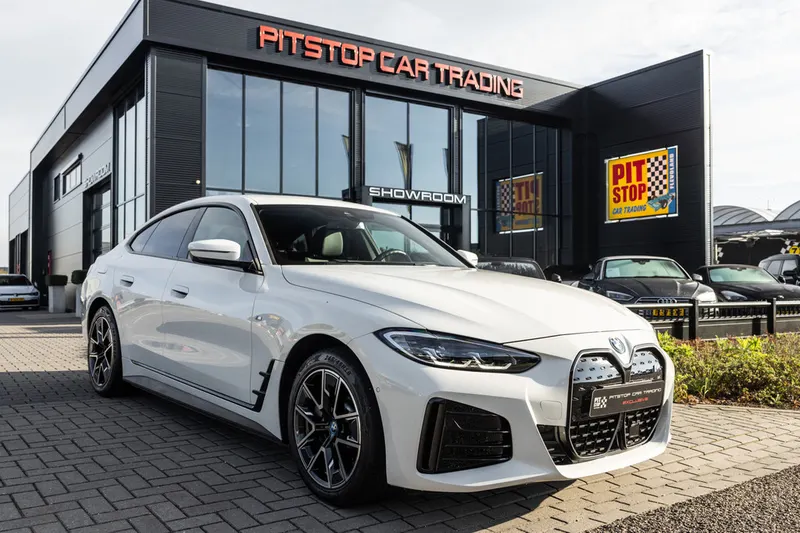 BMW i4 (2022)