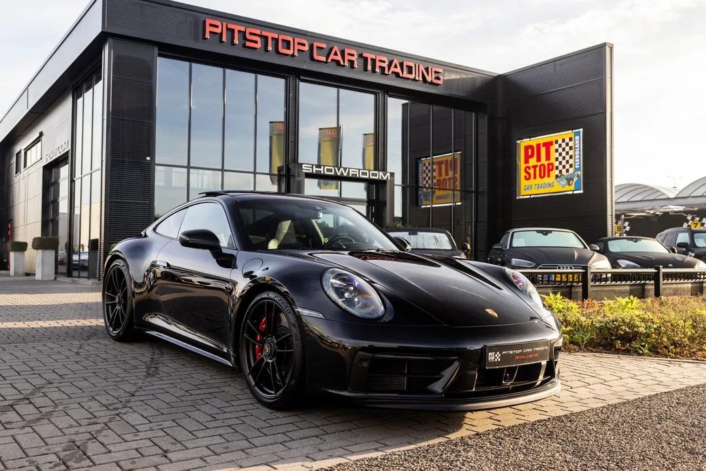 Porsche 911 (2022) — foto 1