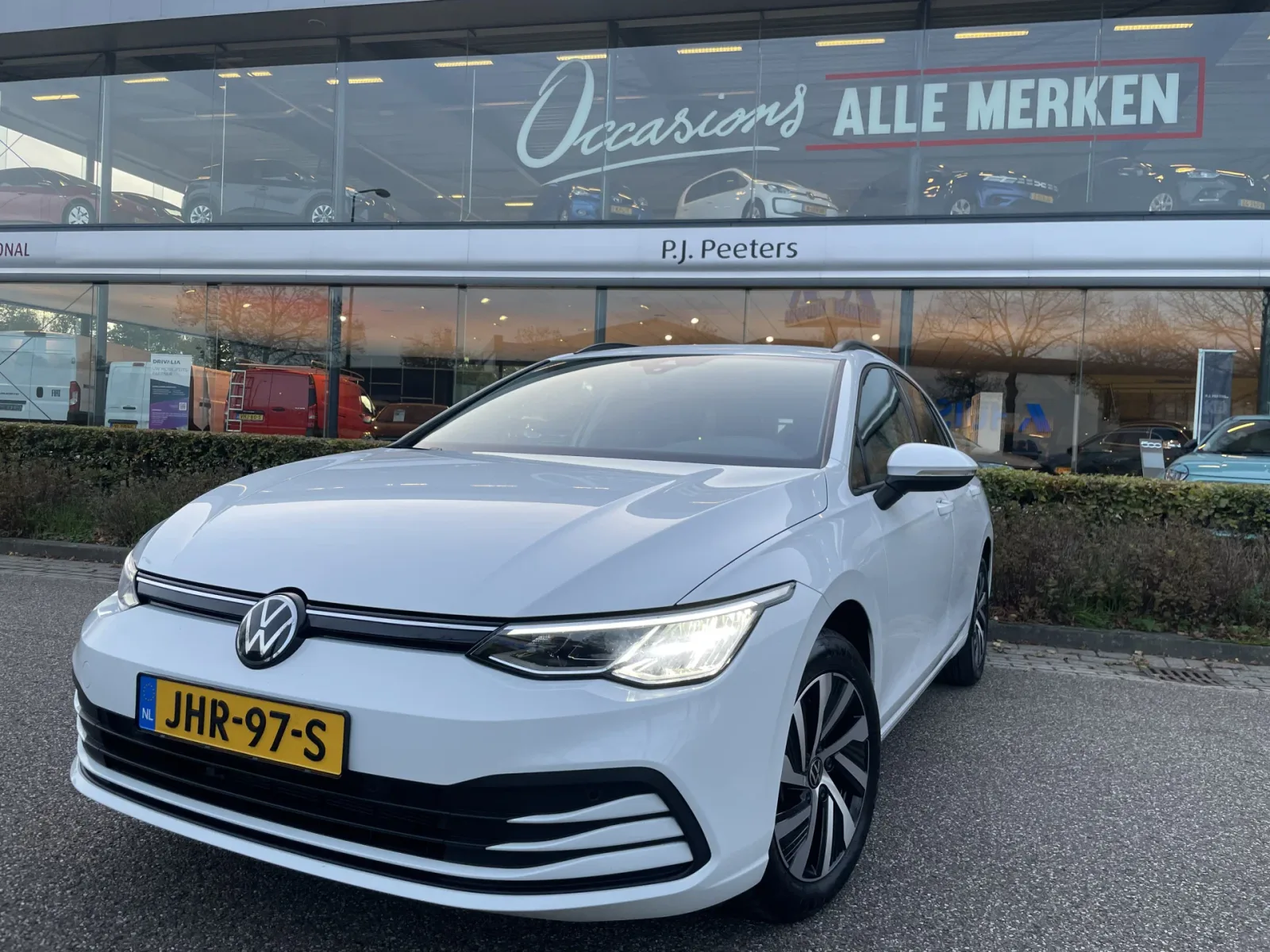 Volkswagen Golf (2021) — foto 1