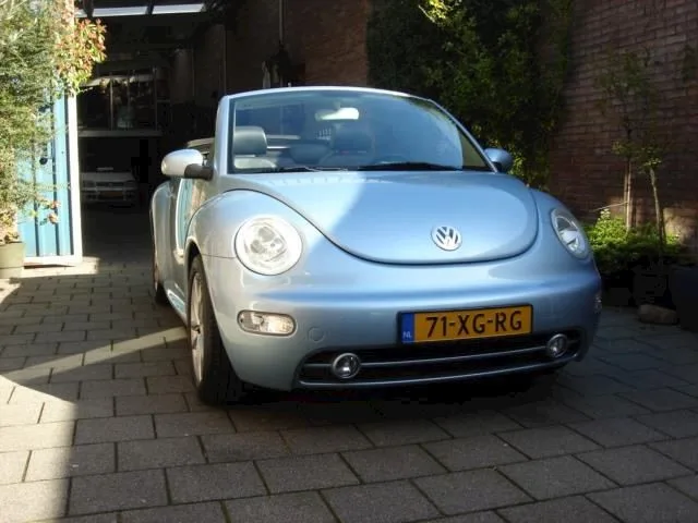 Volkswagen New Beetle (2003) — foto 1