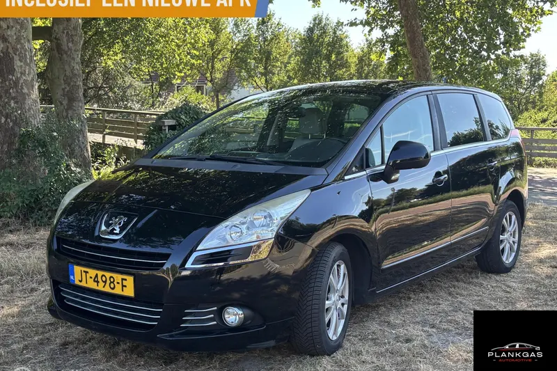 Peugeot 5008 (2010)