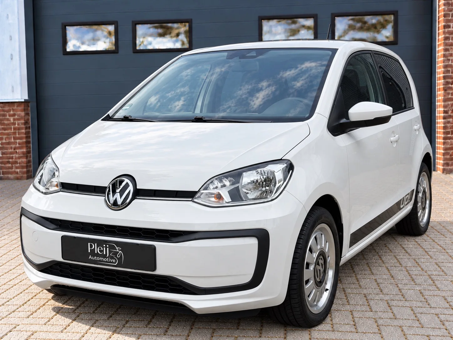 Volkswagen Up! (2018) — foto 1