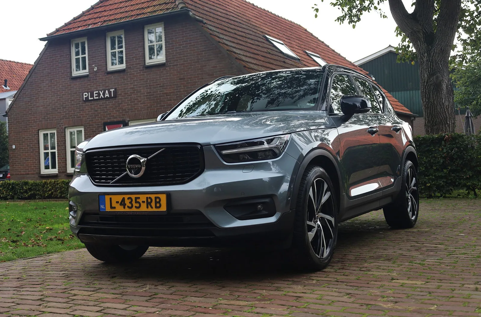 Volvo XC40 (2018) — foto 1