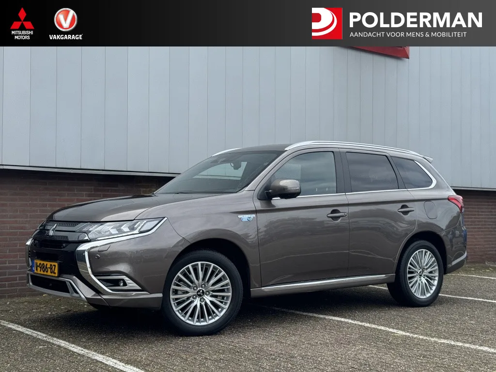 Mitsubishi Outlander (2021) — foto 1