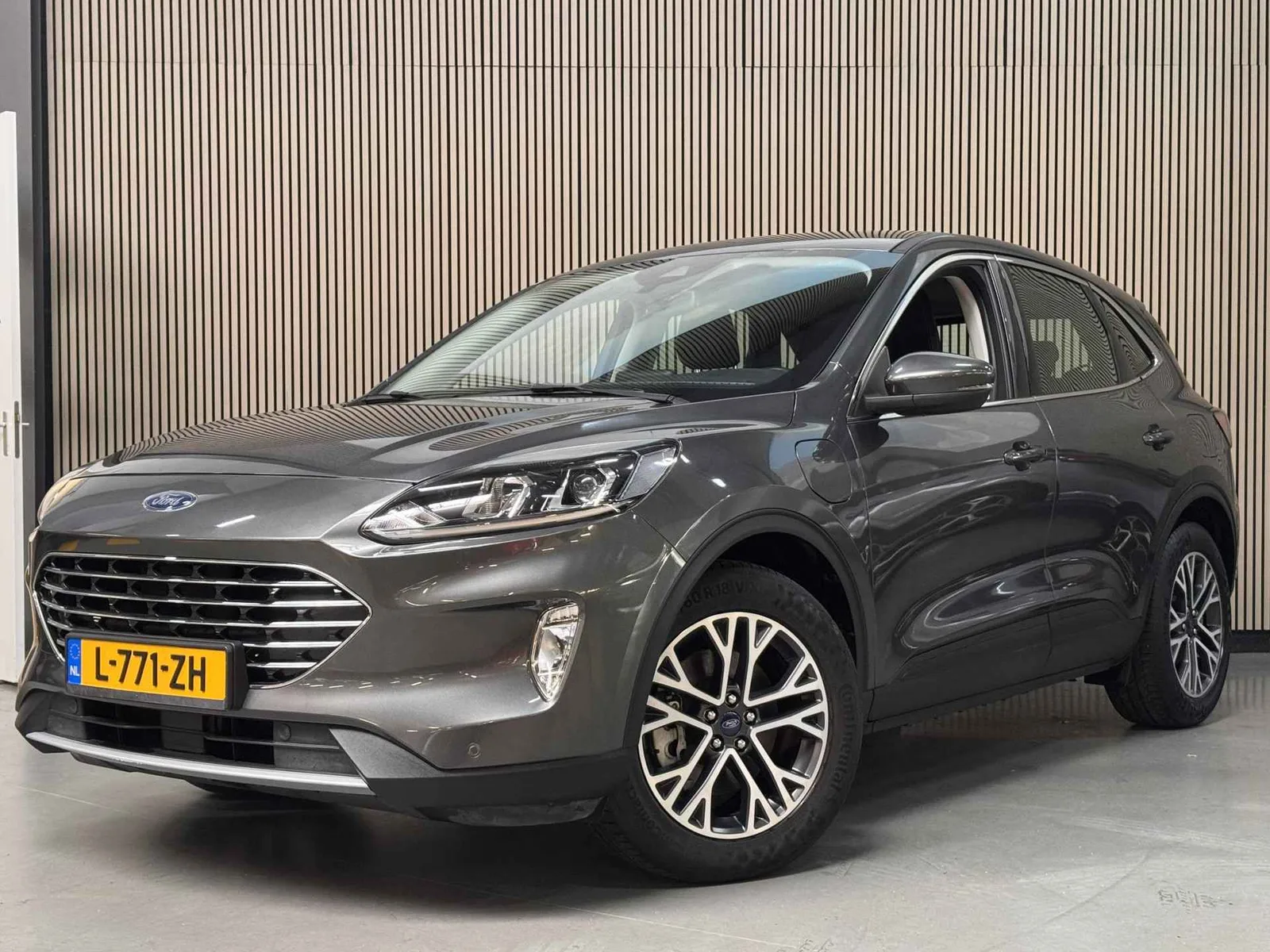 Ford Kuga (2020) — foto 1