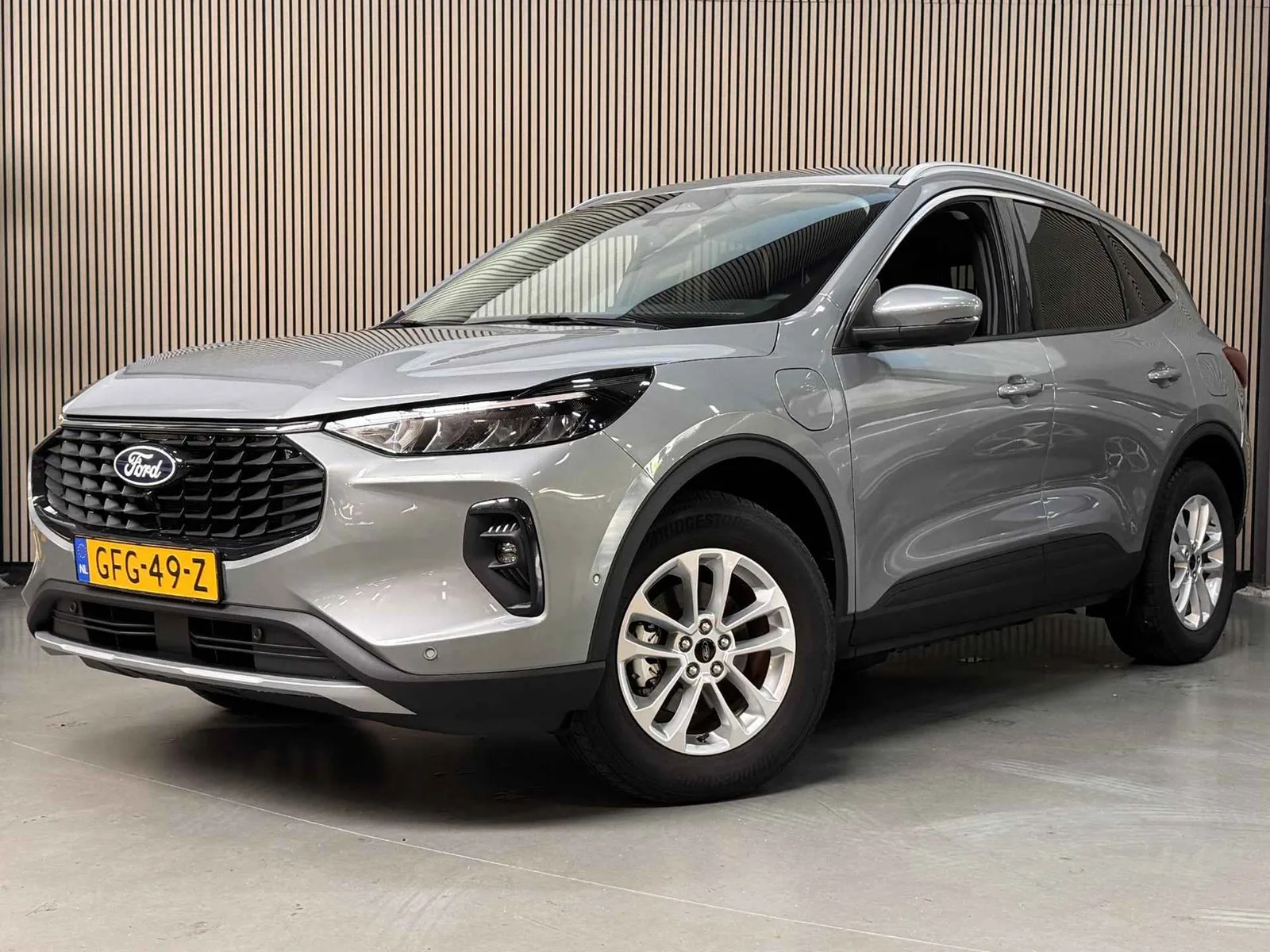Ford Kuga (2024) — foto 1
