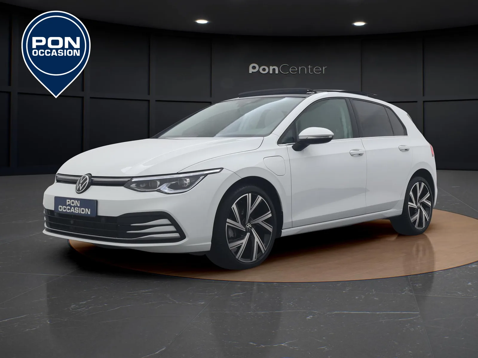 Volkswagen Golf (2022) — foto 1