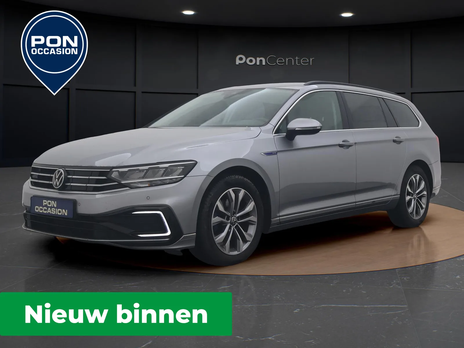 Volkswagen Passat (2022) — foto 1