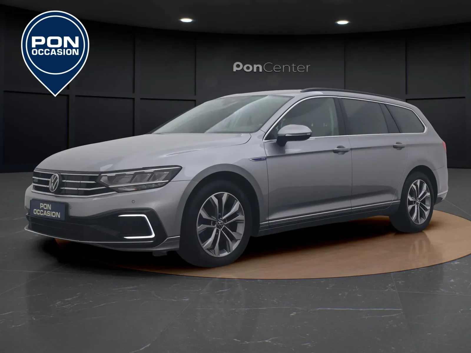Volkswagen Passat (2022) — foto 1