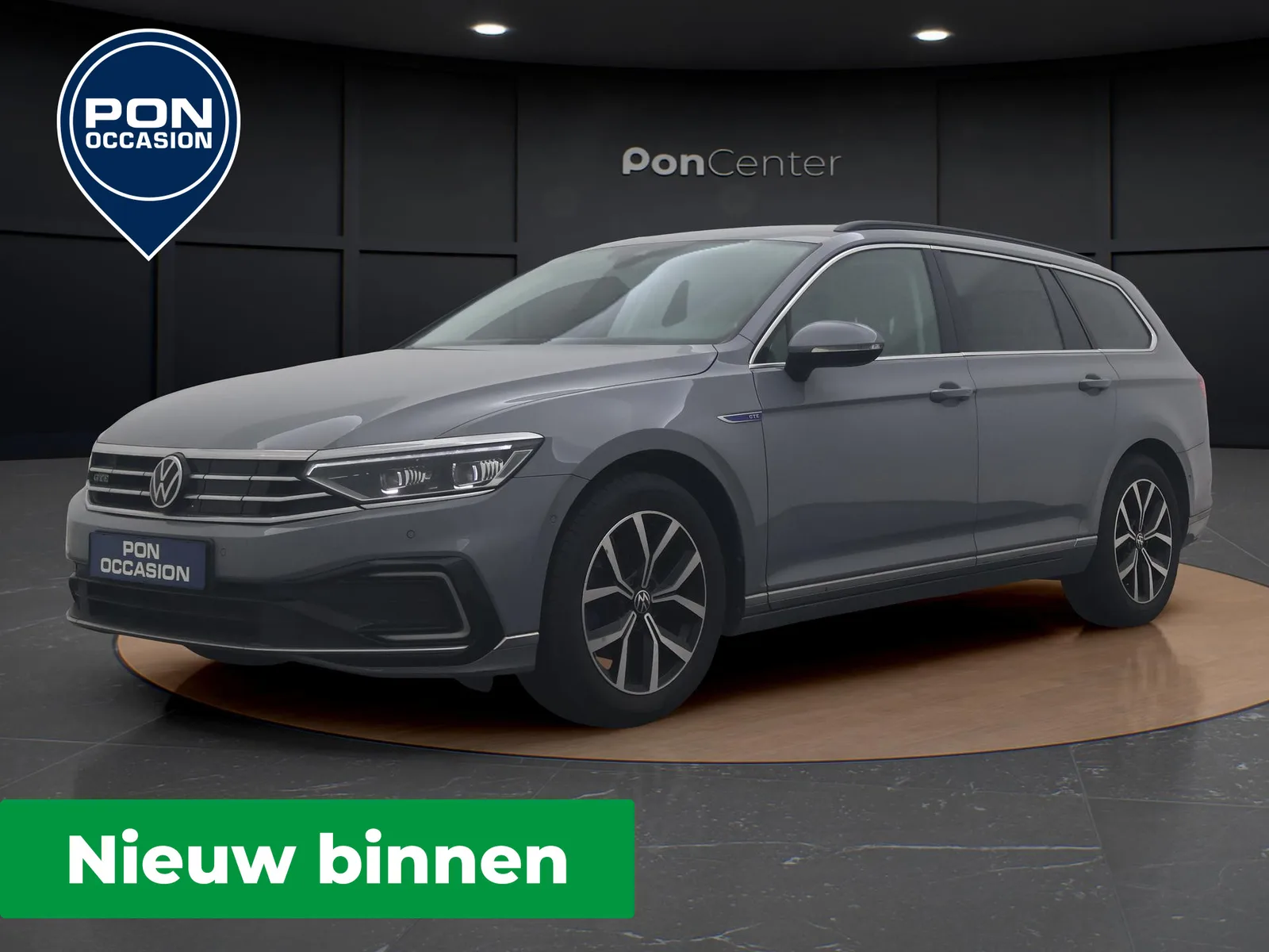 Volkswagen Passat (2022) — foto 1