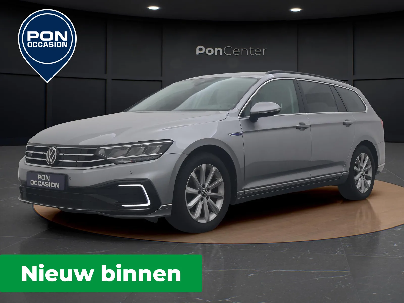 Volkswagen Passat (2022) — foto 1