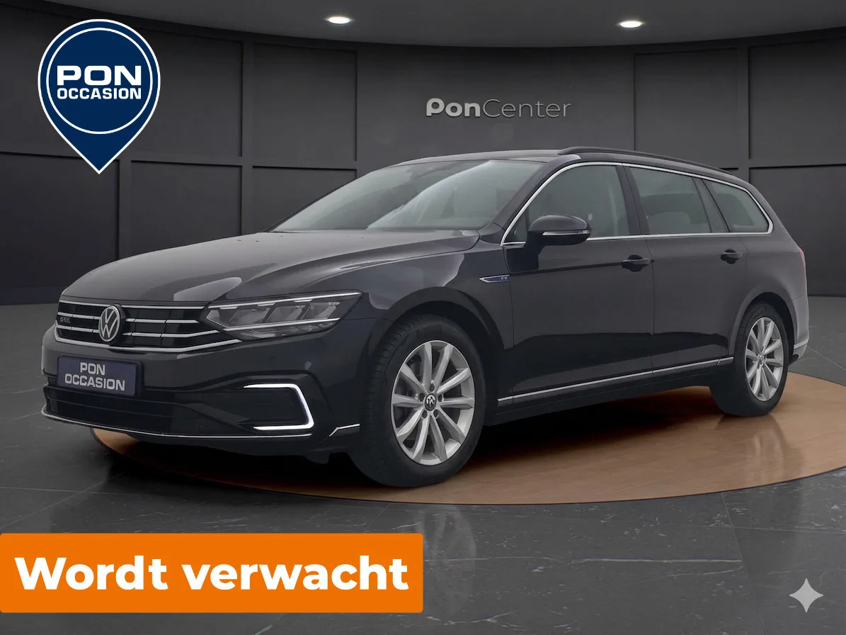 Volkswagen Passat (2022) — foto 1
