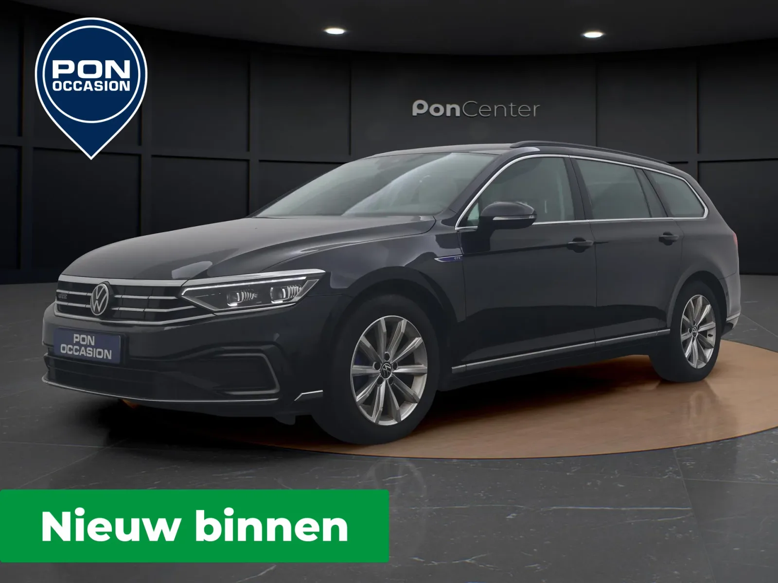 Volkswagen Passat (2023) — foto 1