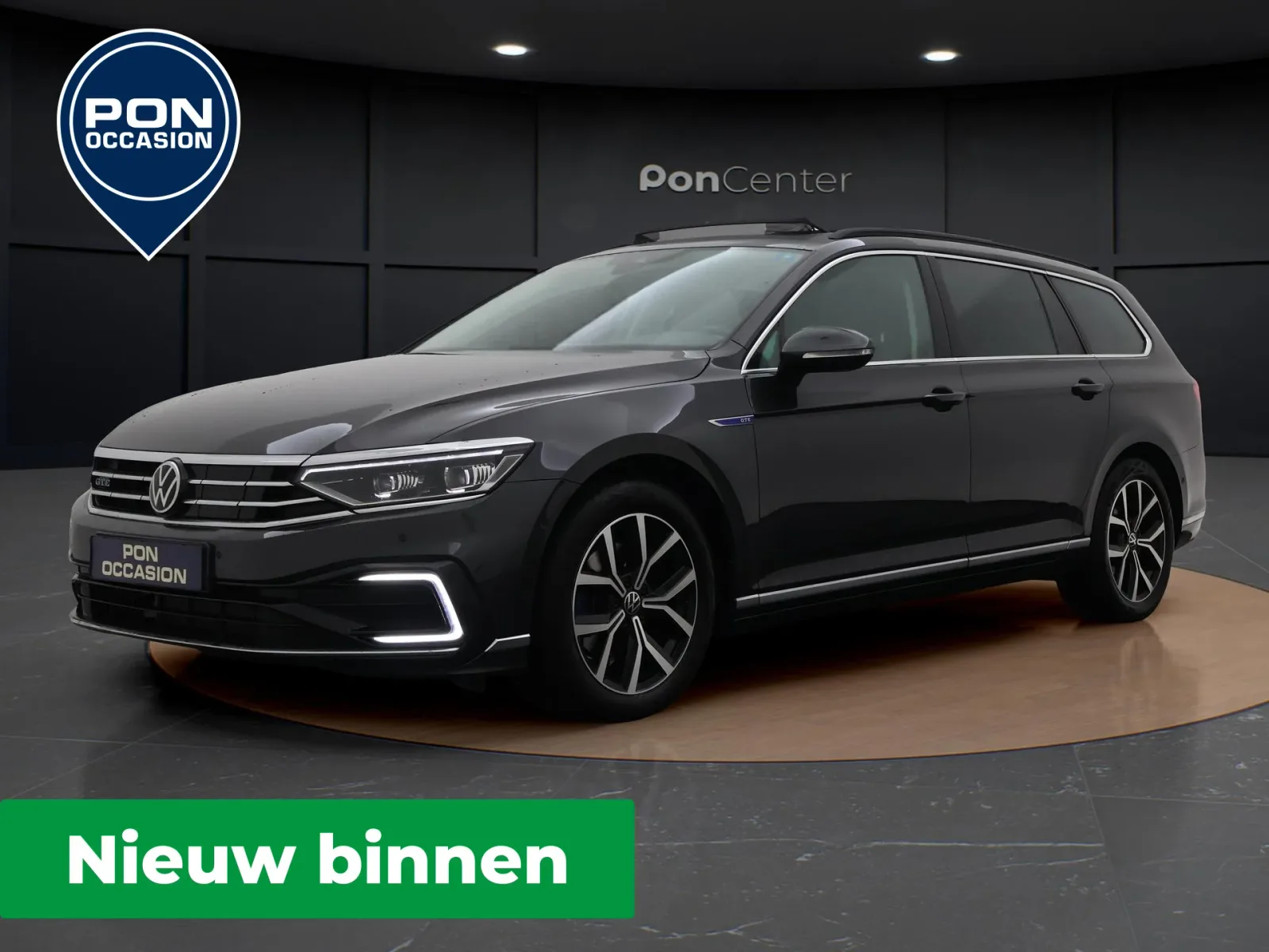 Volkswagen Passat (2022) — foto 1