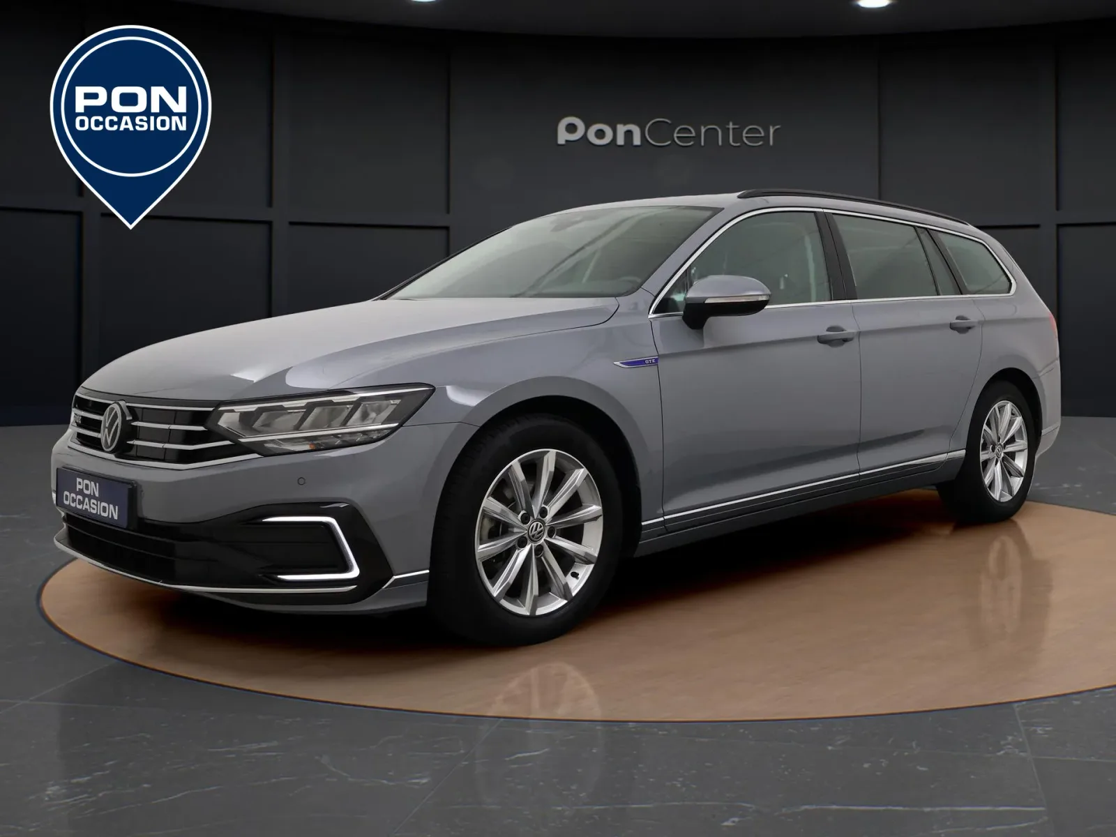 Volkswagen Passat (2022) — foto 1