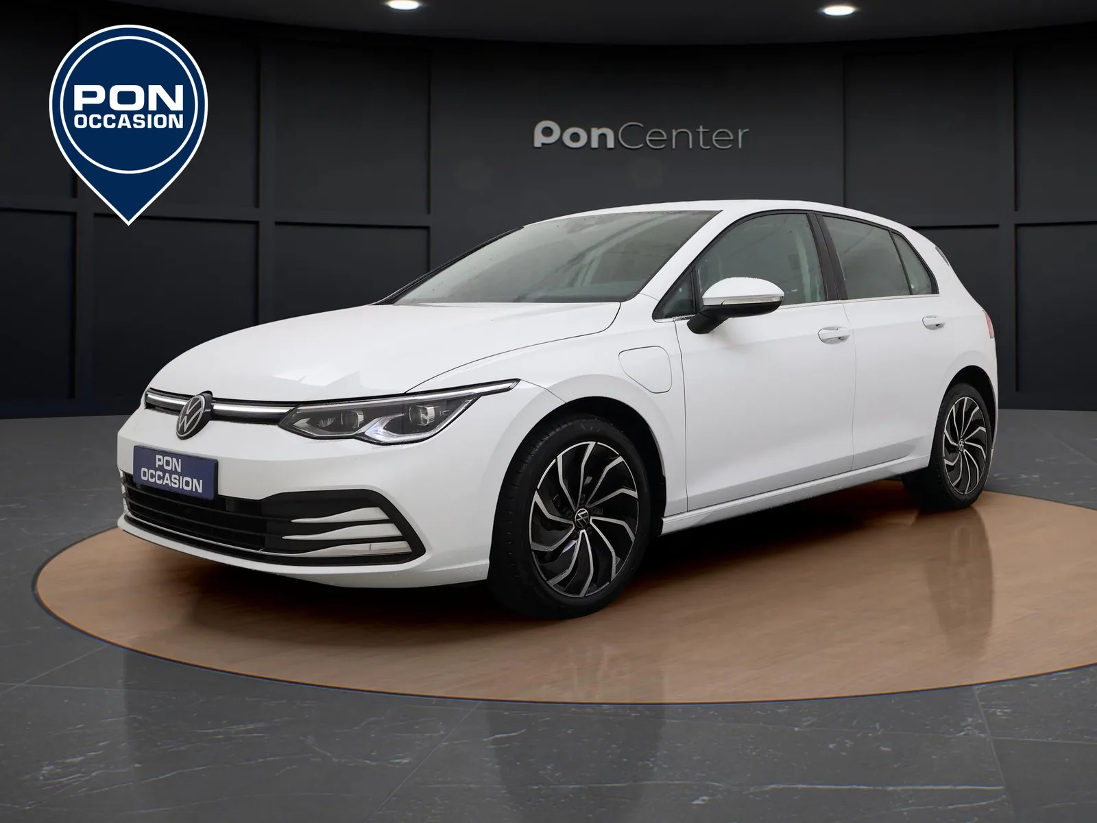 Volkswagen Golf (2023) — foto 1