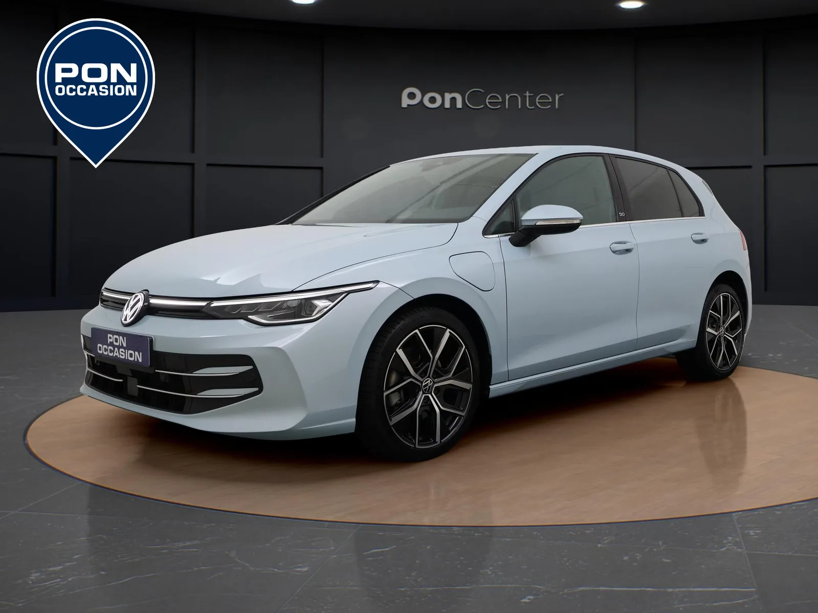 Volkswagen Golf (2024) — foto 1