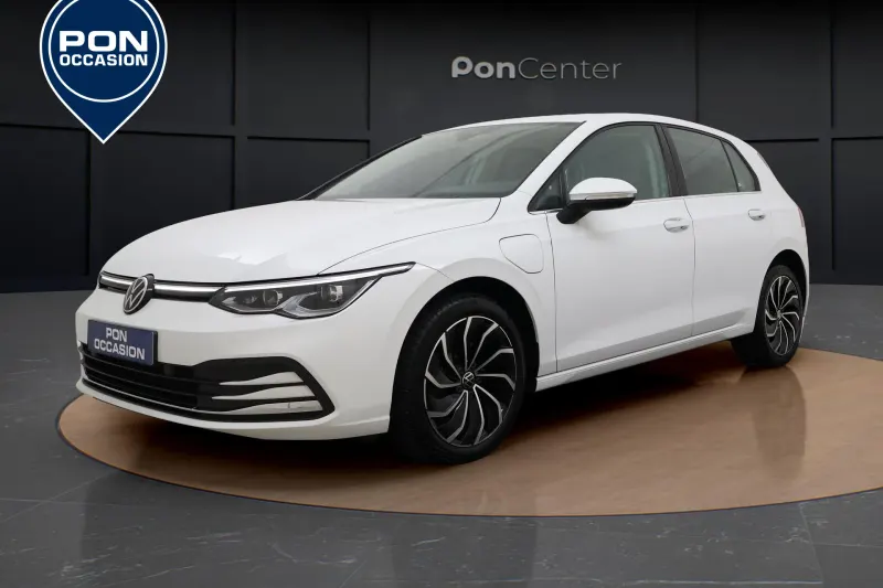 Volkswagen Golf (2022)