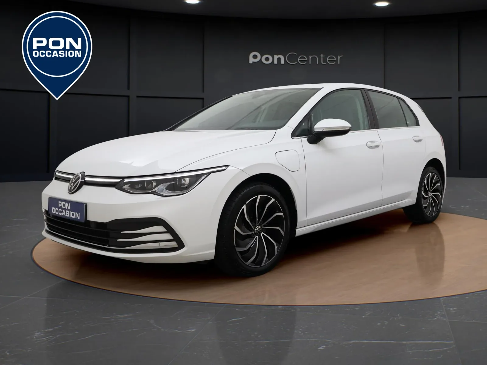 Volkswagen Golf (2022) — foto 1